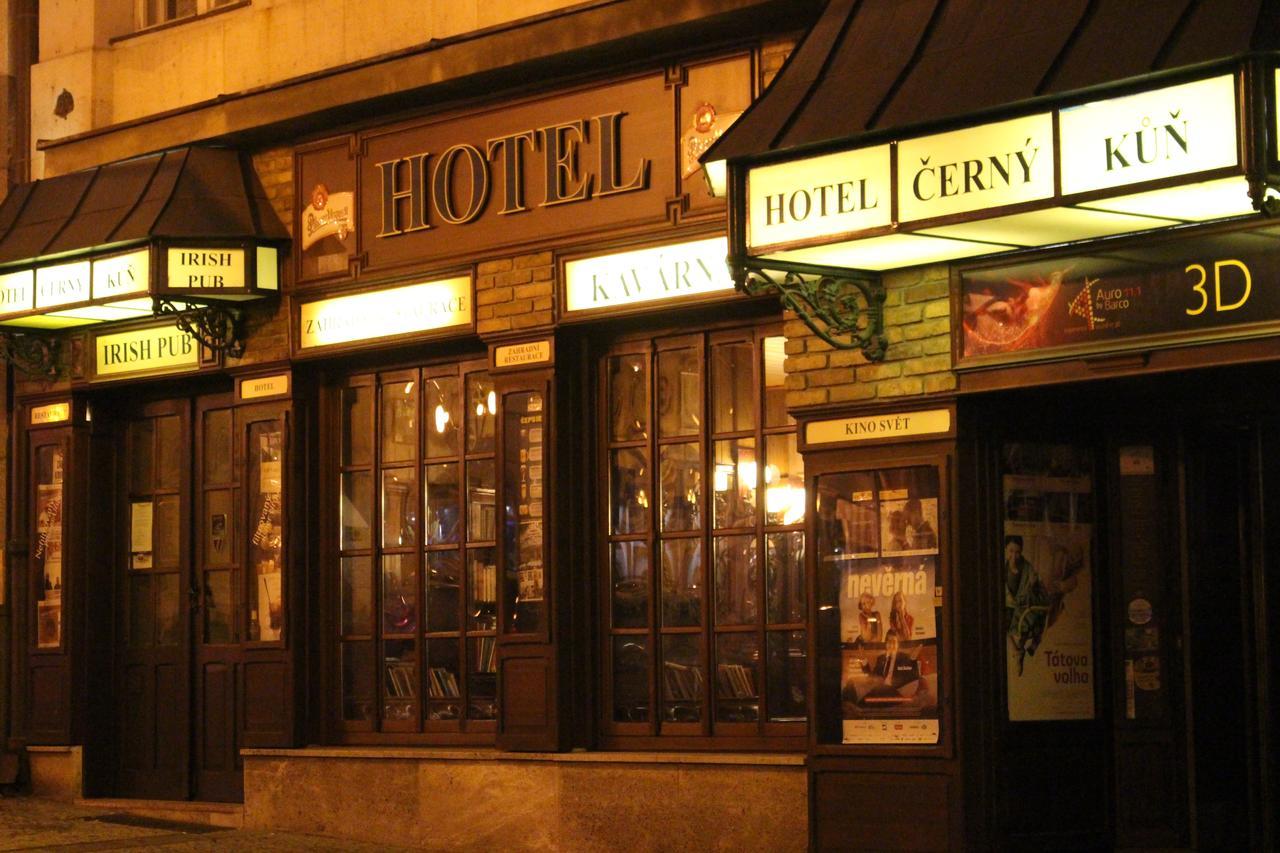 Hotel Cerny Kun Louny Exteriör bild